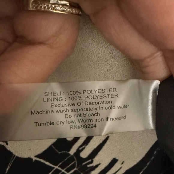 Women's plus-size blouse in size 2XL, black and beige with a floral pattern. - Picture 10 of 10